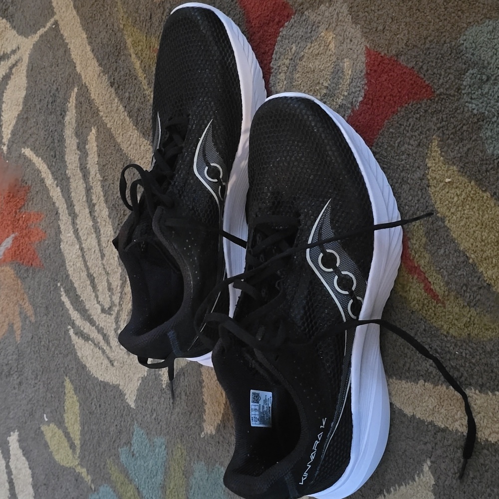 Saucony Kinvara 14 Black and White Athletic Sneakers size - mens 13W EUC - Picture 4 of 4